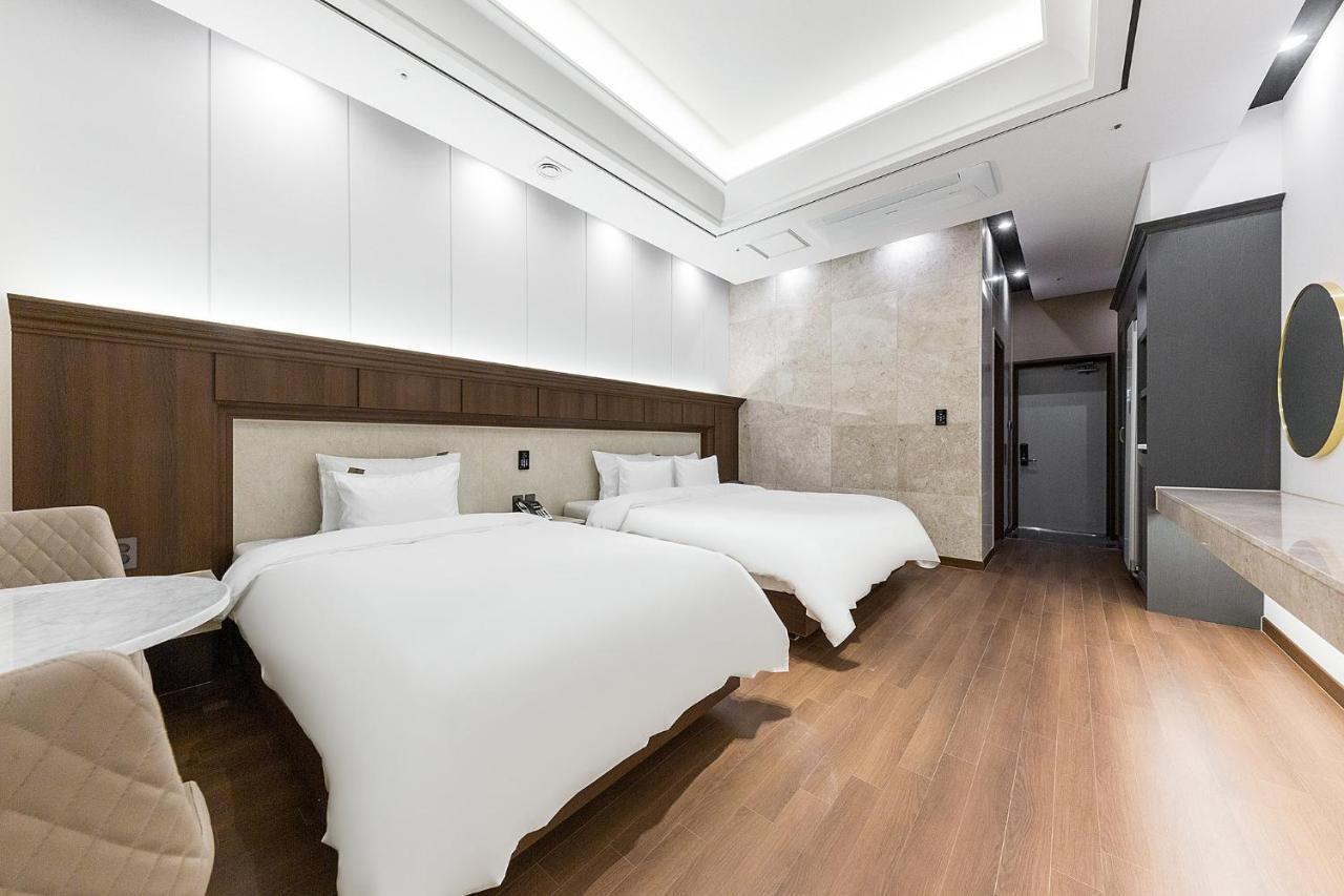 Hotel Demer موكبو المظهر الخارجي الصورة