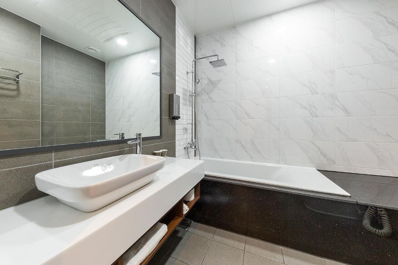 Hotel Demer موكبو المظهر الخارجي الصورة