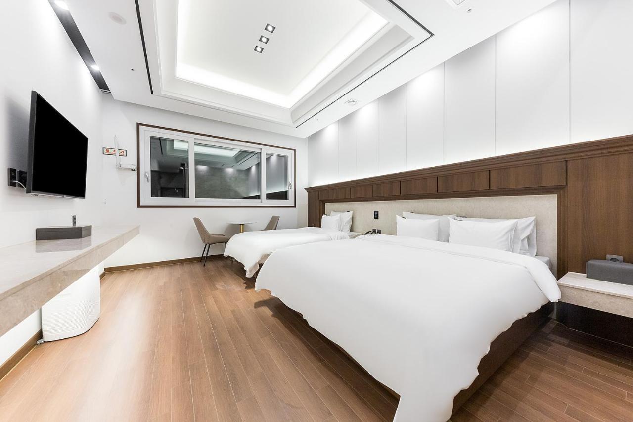 Hotel Demer موكبو المظهر الخارجي الصورة