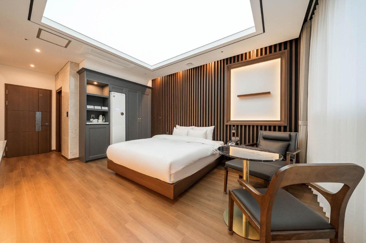Hotel Demer موكبو المظهر الخارجي الصورة