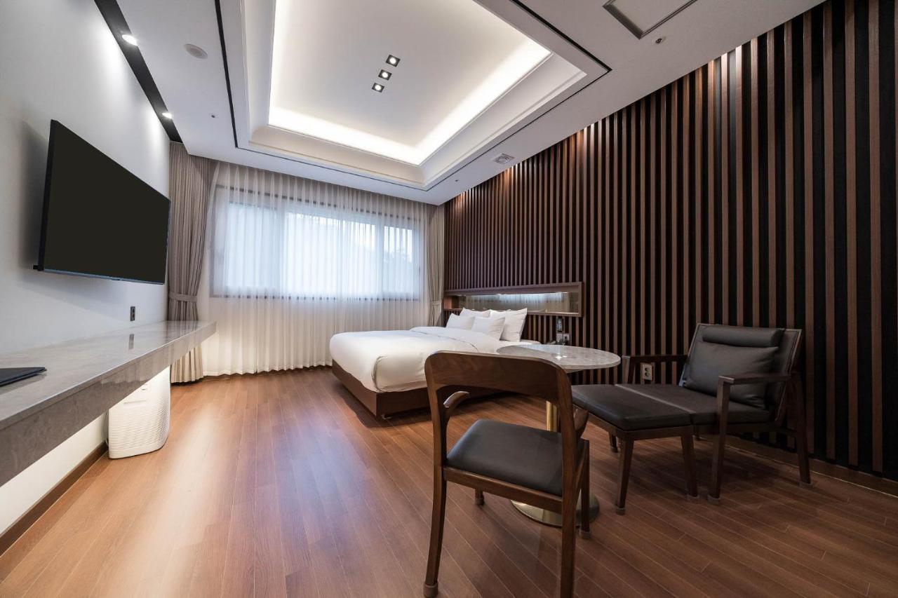 Hotel Demer موكبو المظهر الخارجي الصورة