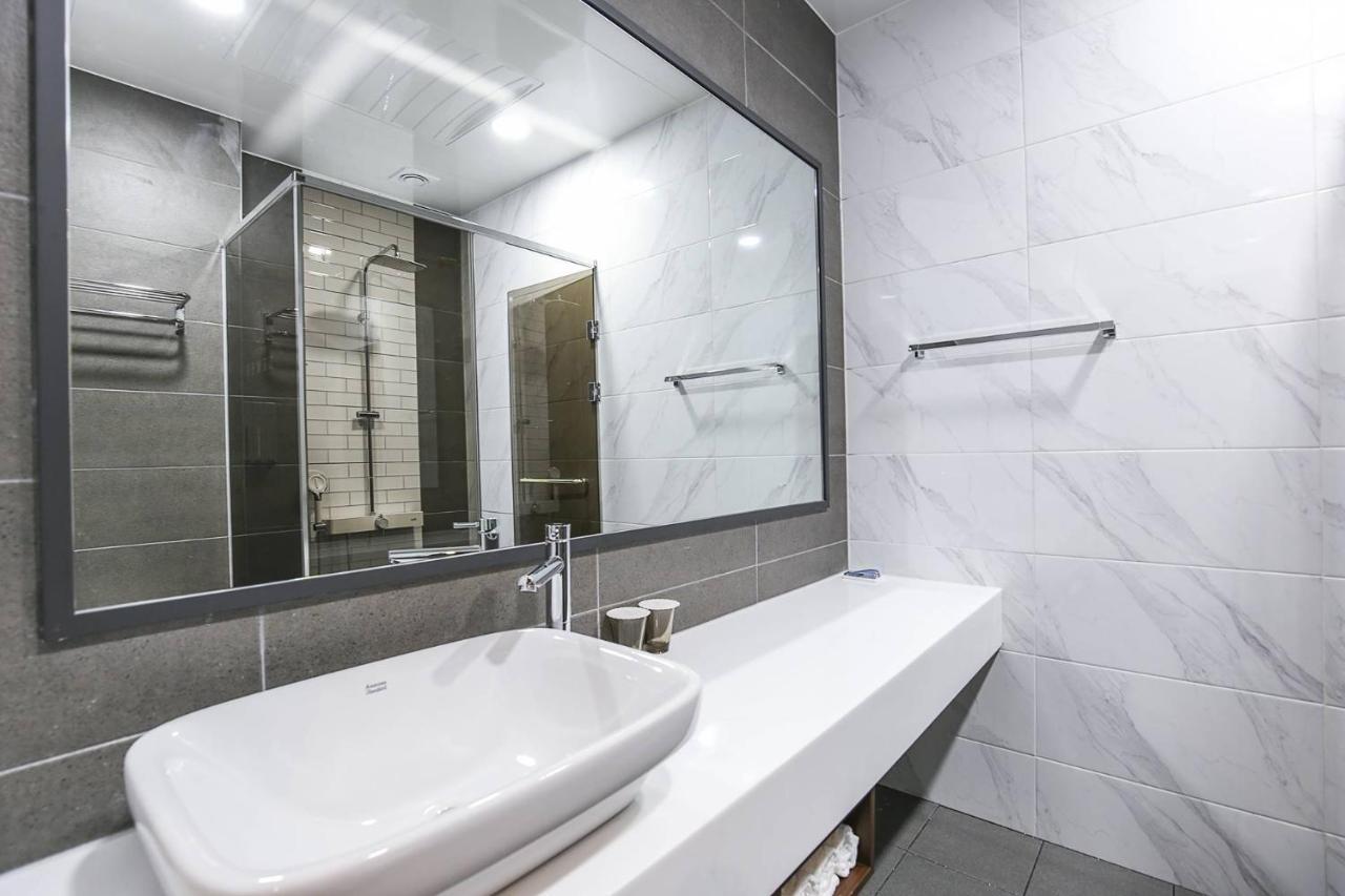 Hotel Demer موكبو المظهر الخارجي الصورة