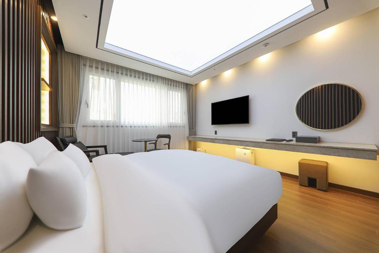 Hotel Demer موكبو المظهر الخارجي الصورة