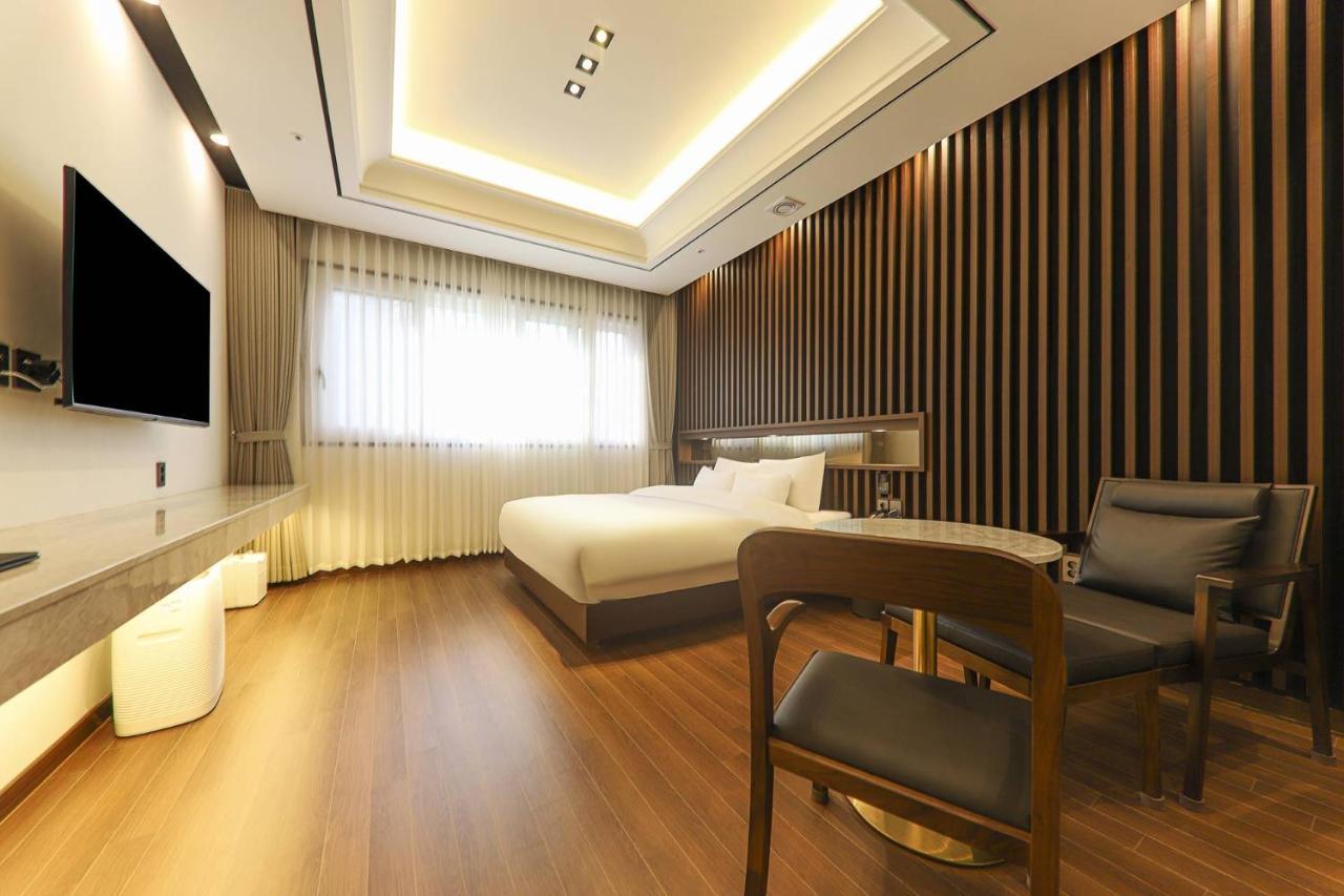 Hotel Demer موكبو المظهر الخارجي الصورة