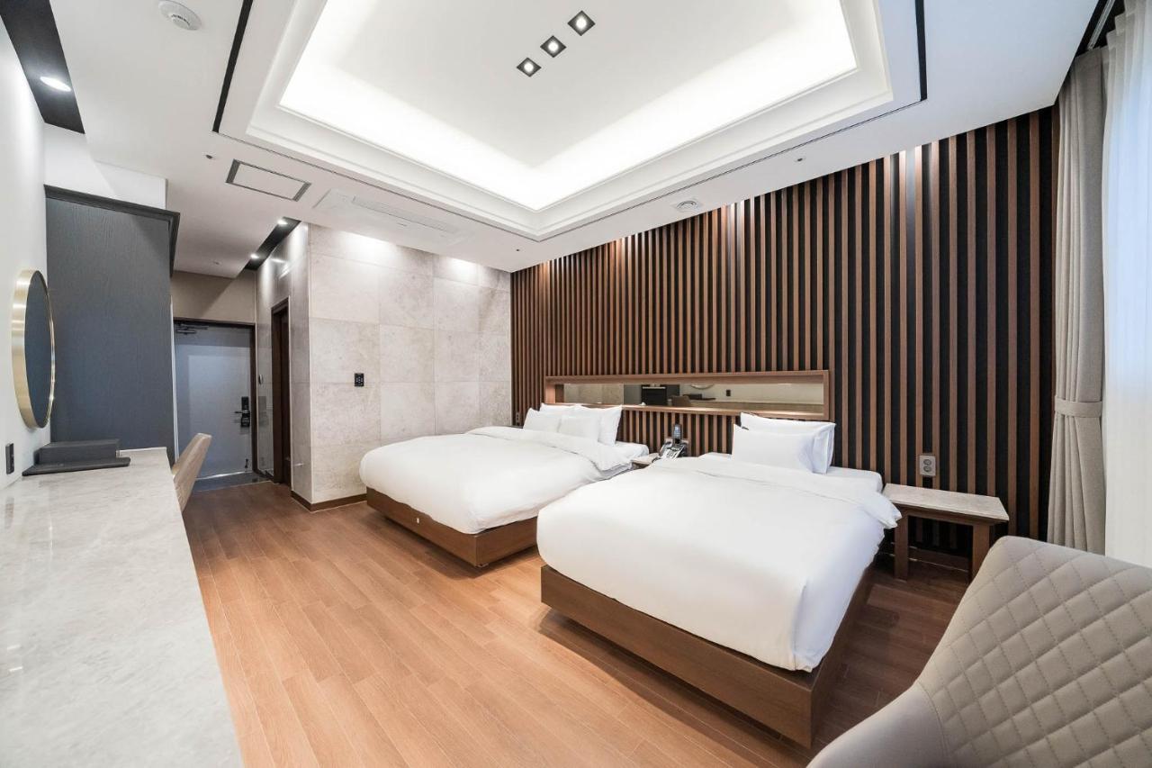 Hotel Demer موكبو المظهر الخارجي الصورة