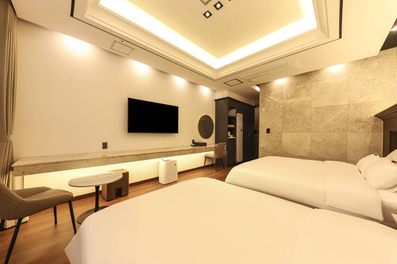 Hotel Demer موكبو المظهر الخارجي الصورة