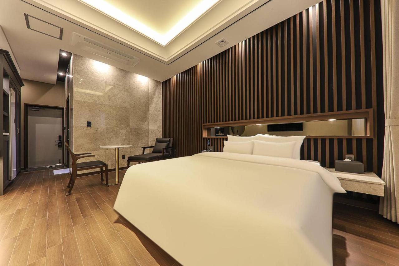Hotel Demer موكبو المظهر الخارجي الصورة