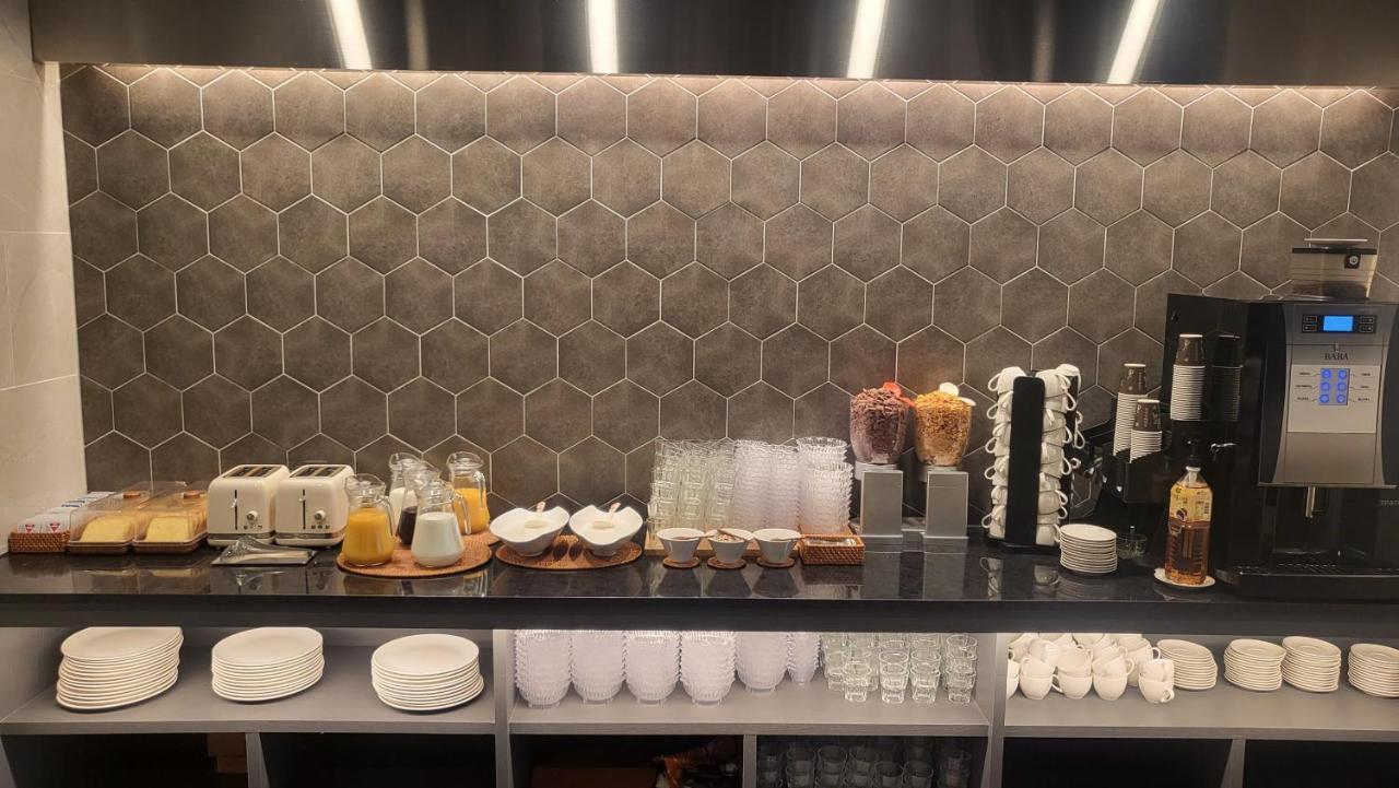 Hotel Demer موكبو المظهر الخارجي الصورة