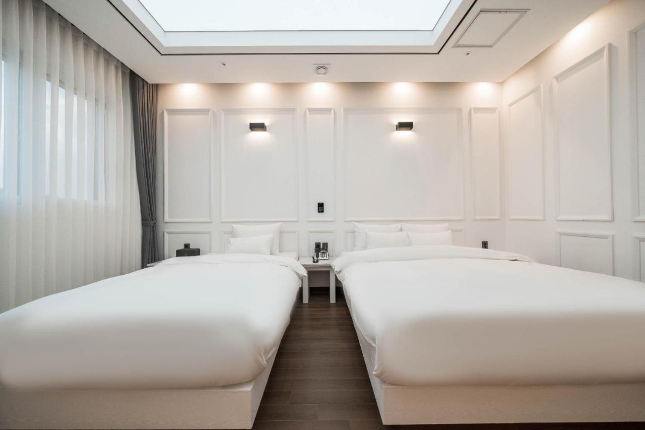 Hotel Demer موكبو المظهر الخارجي الصورة
